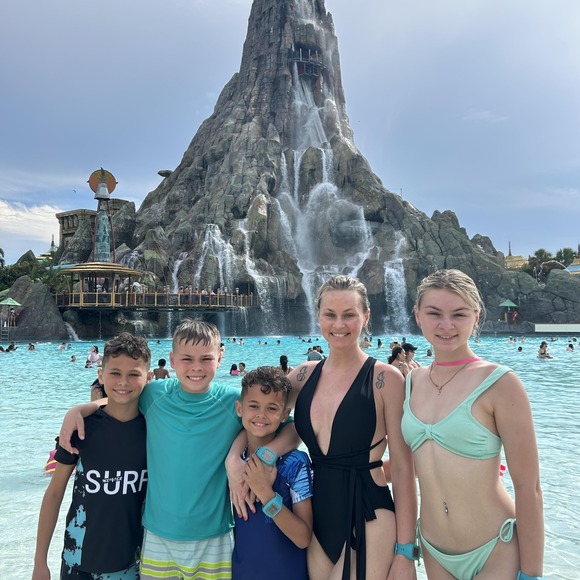 Meet your Posher, Ashley - Picture 1 of 1